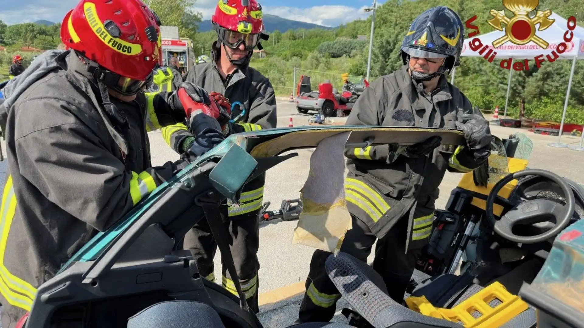 Isernia: concluso presso il Comando Provinciale dei Vigili del Fuoco un seminario inerente le nuove tecniche di intervento in caso di incidente stradale.